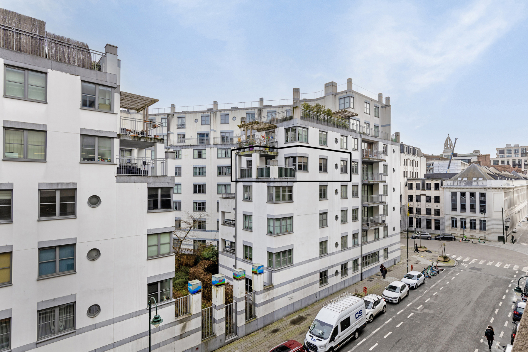 2 slaapkamer appartement met ruim terras in centrum Brussel foto 1