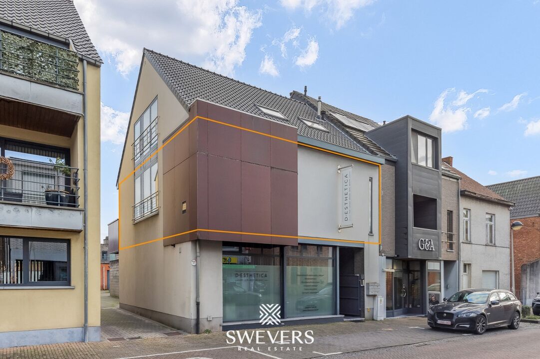 Lichtrijk en instapklaar appartement met 2-slaapkamers en garage in Koersel-centrum foto 1