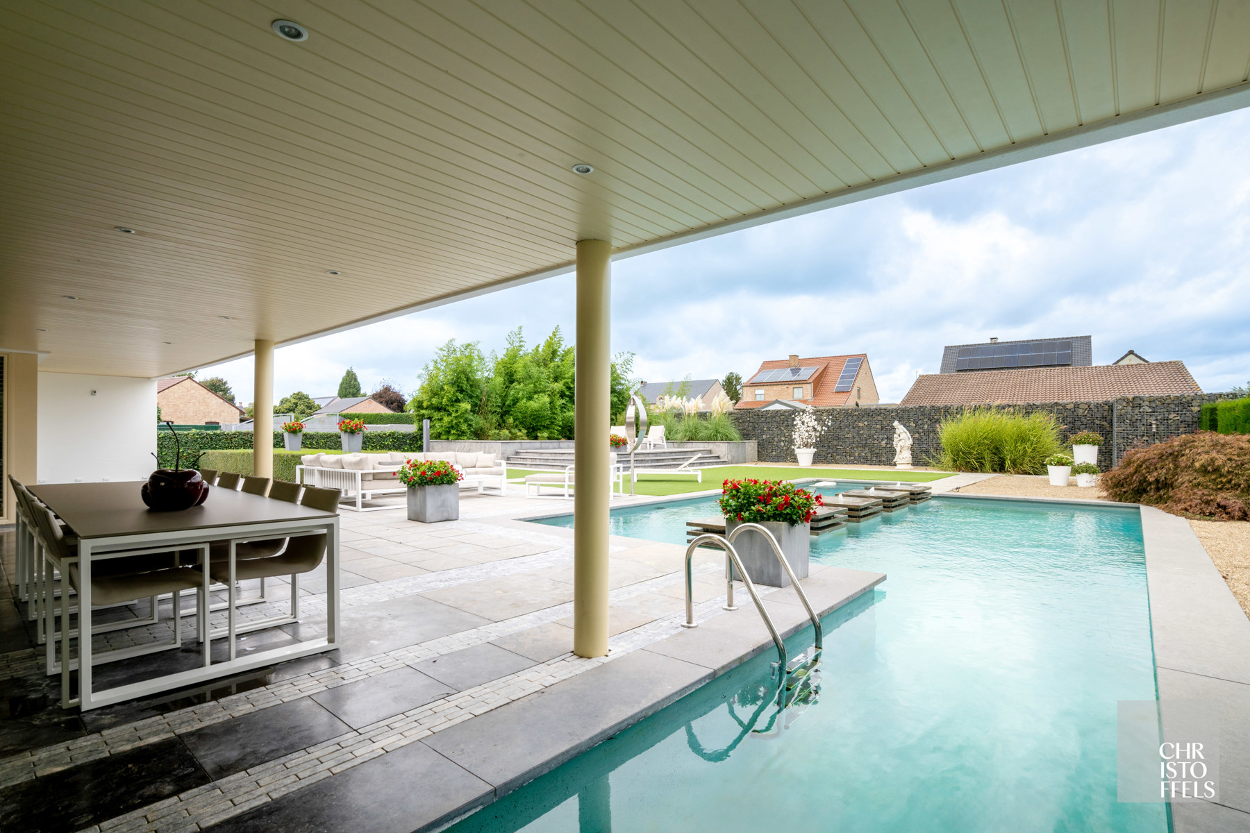 Exclusieve villa met verwarmd zwembad op een perceel van 2.295m²!  foto 9