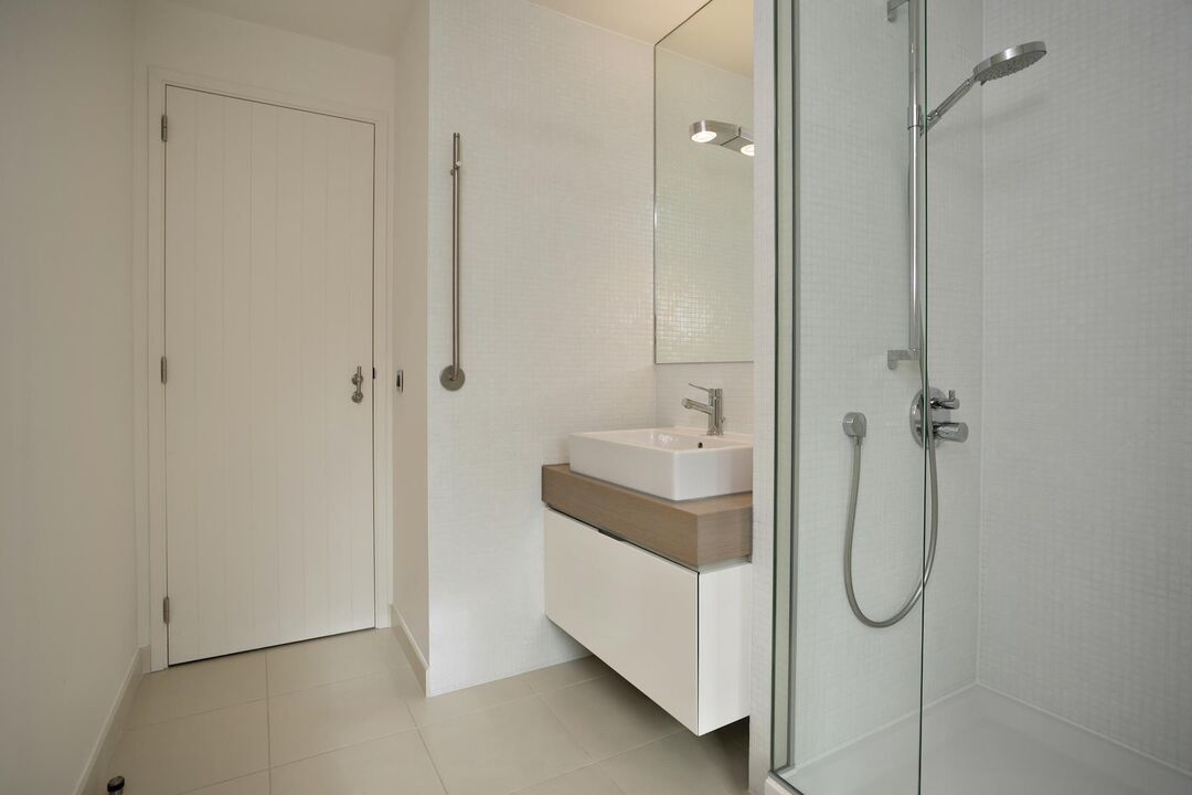 BRASSCHAAT - Ruime luxueuze villa met 5 slaapkamers en 4 badkamers op domein van 1,3 ha. foto 25