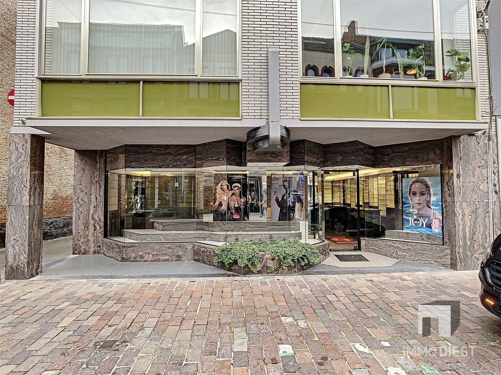 Gelijkvloerse handelsruimte in centrum Diest te koop via SMARTBID. foto 24