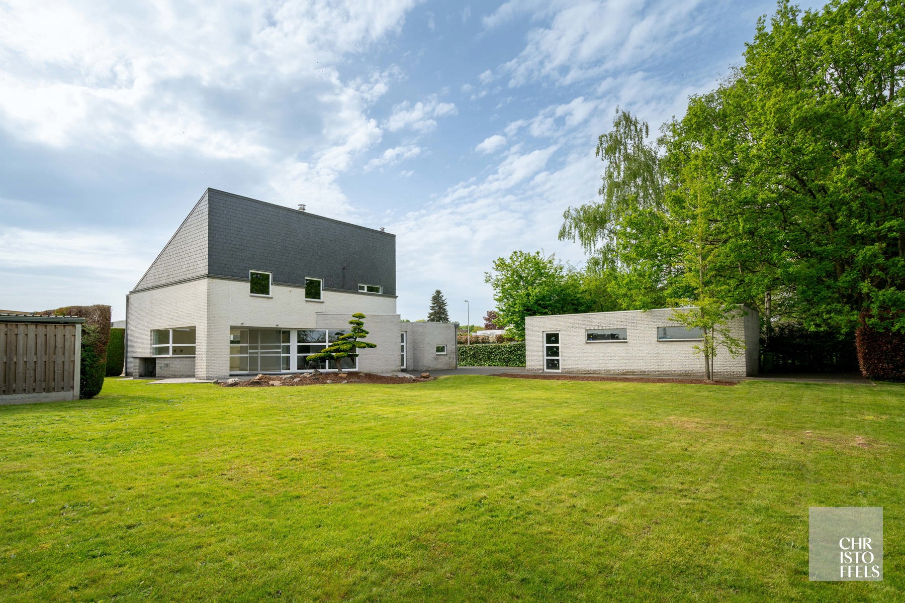 Moderne villa, rustig gelegen op perceel van 1300m² in Lanaken! foto 17