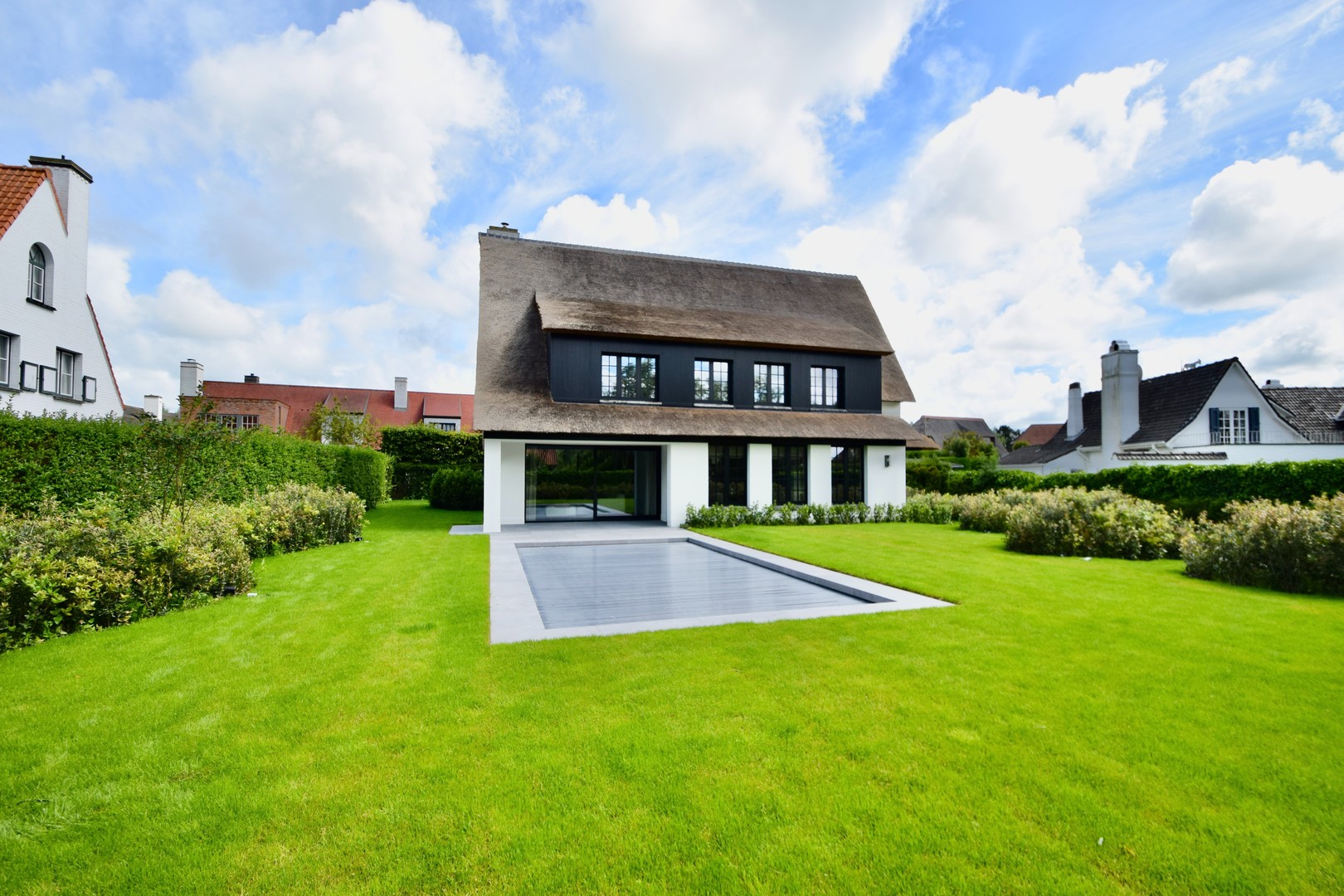 Alleenstaande villa uitzonderlijk rustig gelegen in een groene omgeving, aan de rand van het Zoute vlakbij de Kalfsmolen en de Graaf Jansdijk. foto 24