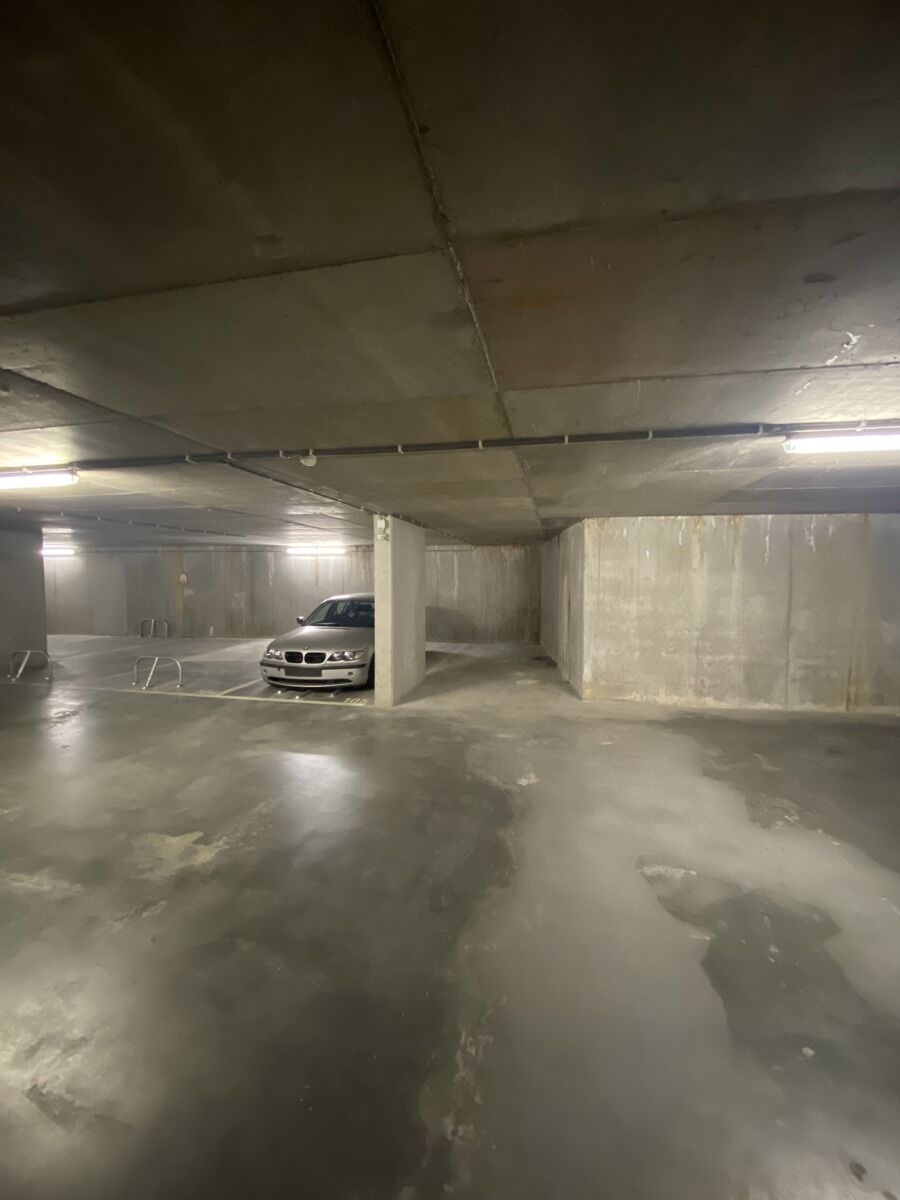 Autostaanplaats in recente ondergrondse garage te koop foto 5
