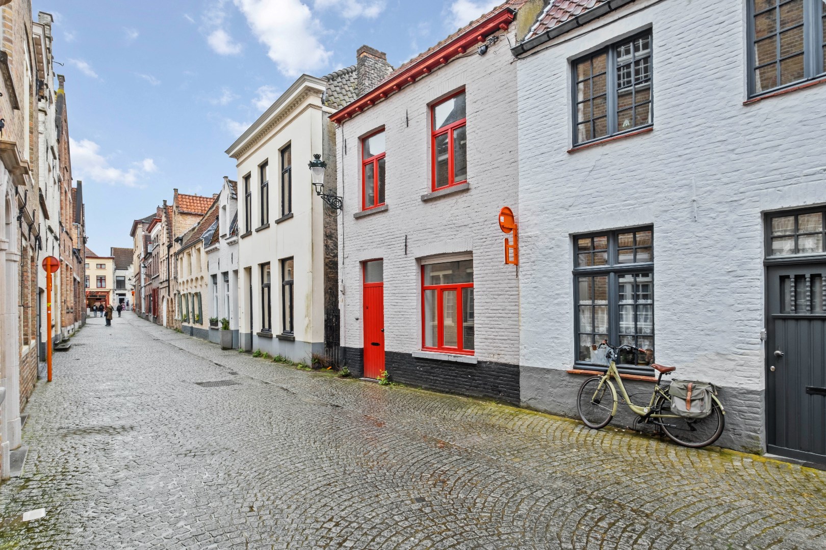 Gerenoveerd, historisch pand in centrum Brugge foto 2