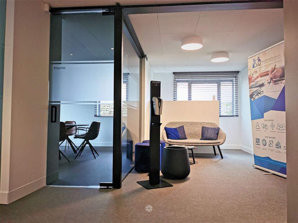 Moderne kantoorruimtes te huur in het centrum van Beervelde foto 9