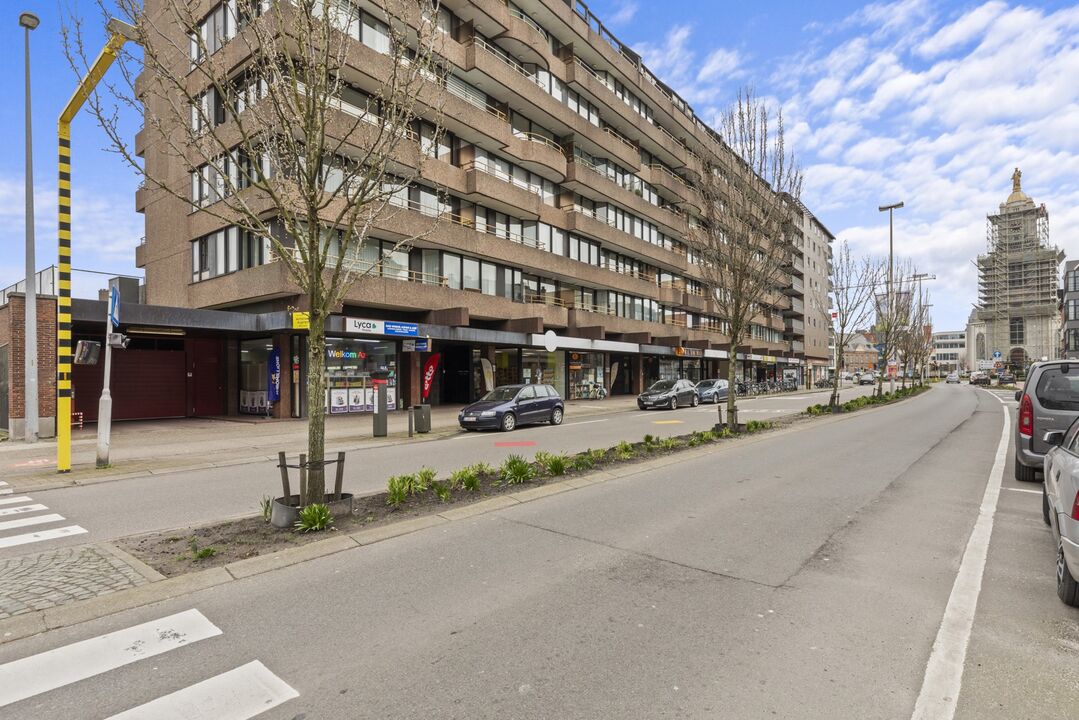 Gelijkvloerse autostaanplaats vlakbij Grote Markt in Sint-Niklaas foto 9