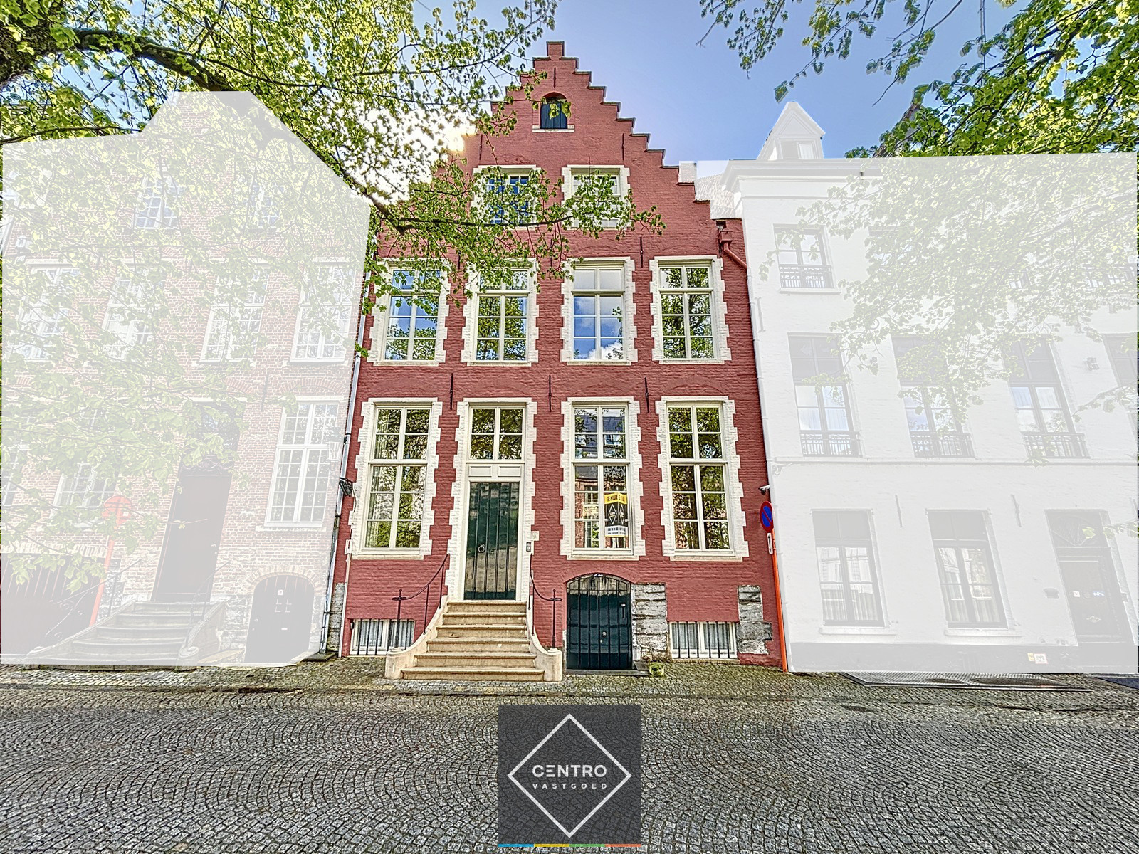 Exclusief aanbod: Authentieke HERENWONING (met kantoren en stadstuin) langs de Brugse reien in het historisch centrum van Brugge. Op 50m van de vismarkt en 150m van de Burg. foto 1