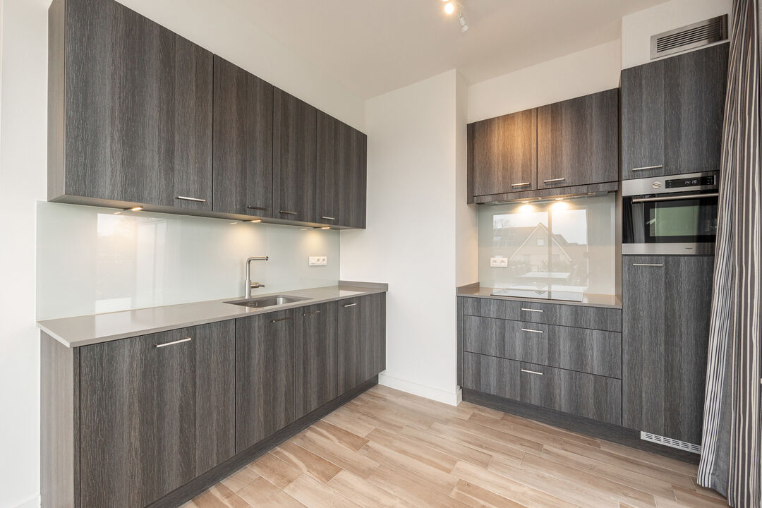 Recent en ruim (81 m²) erkend assistentie-appartement met terras en garage op een centrale ligging. foto 6