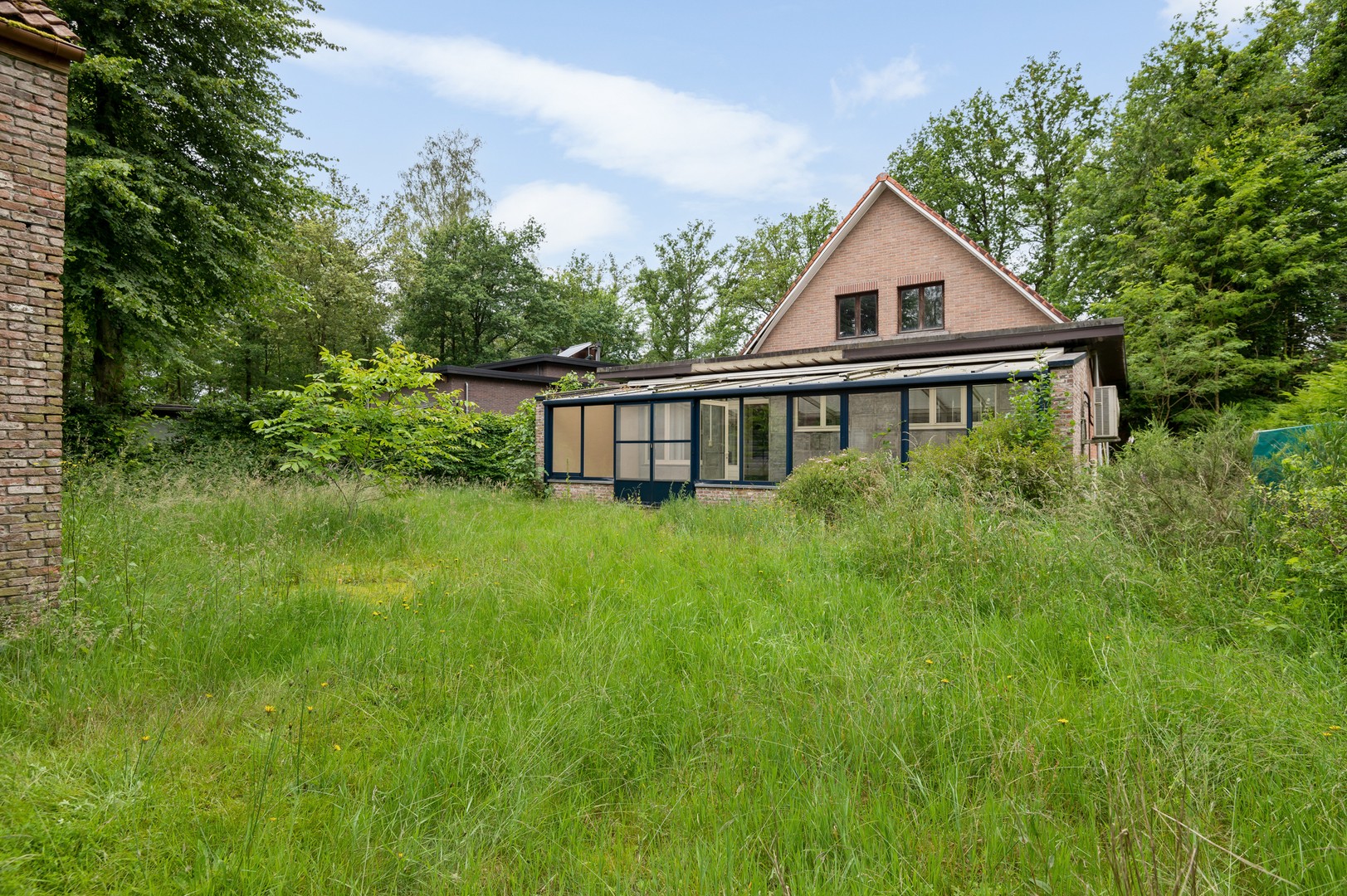 Vrijstaande woning en bijgebouw op prachtig domein 2.400 m² foto 8