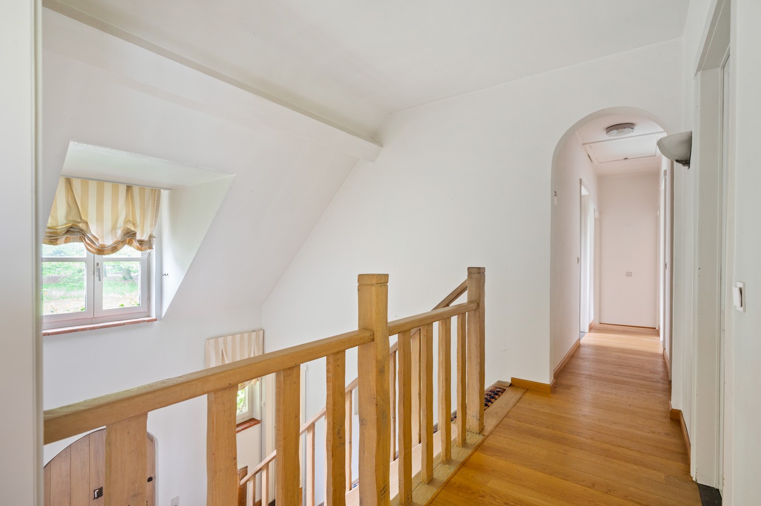 Charmante te renoveren villa met 4 slaapkamers op een bosrijk domein van 3.2 ha te Schoten! foto 17