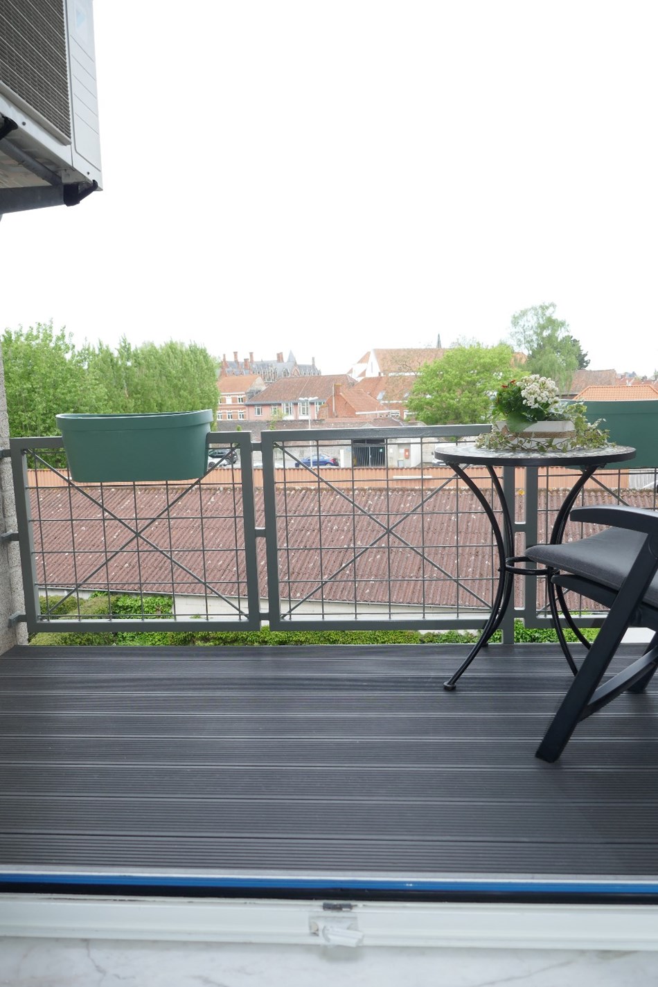Steeds vernieuwend appartement met zonneterras en prachtig zicht op de Augustijnrei in hartje Brugge. foto 14