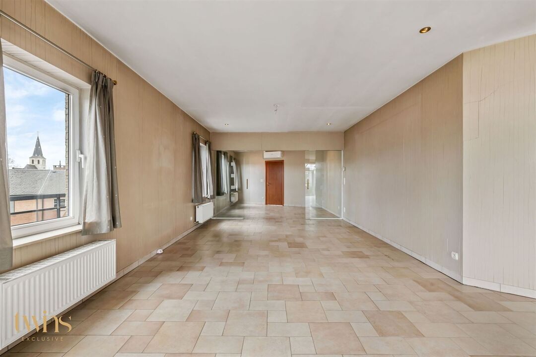 Uiterst ruim appartement 259m² in het centrum van Lebbeke foto 6