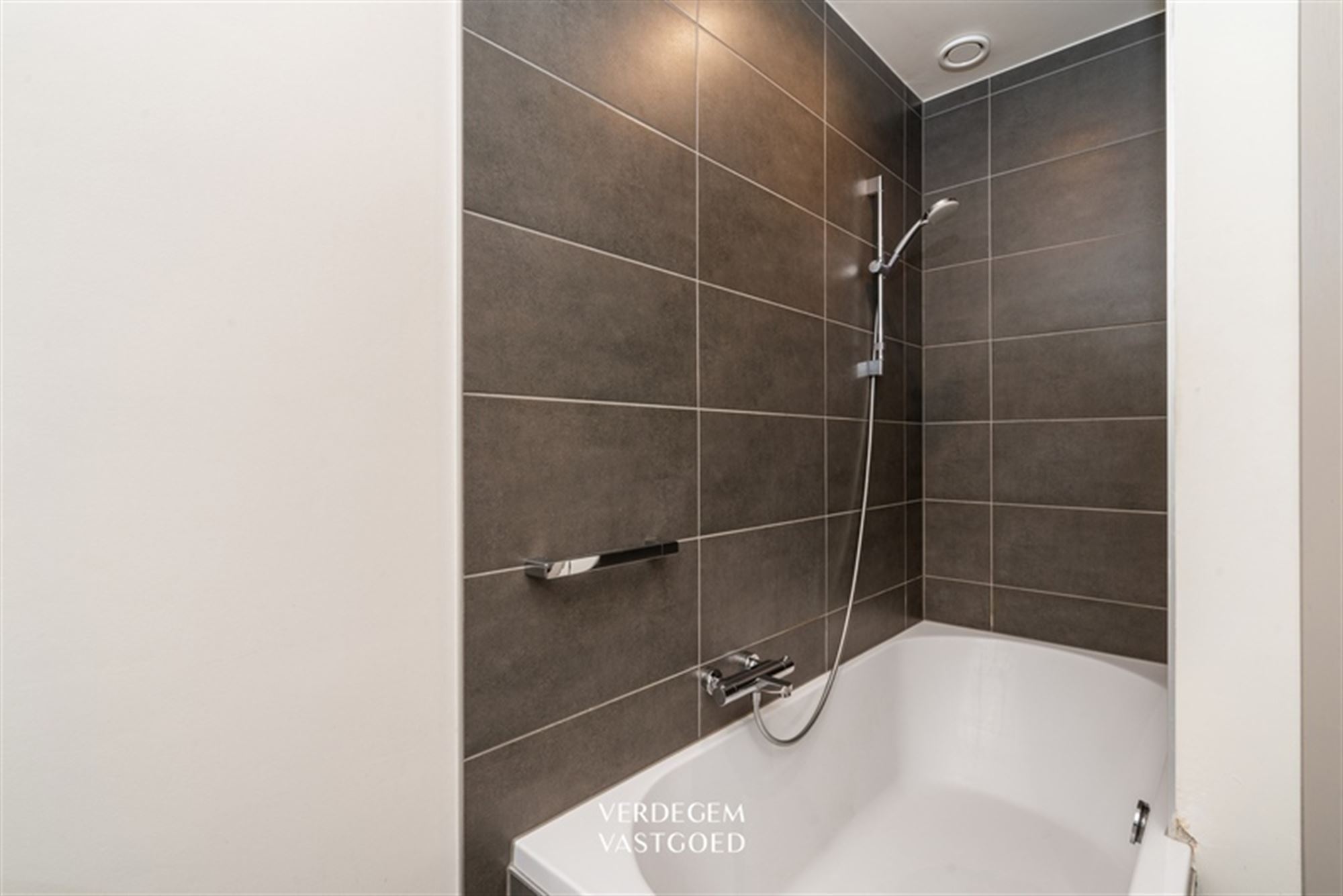 Comfort en kwaliteit: appartement met Bulthaup keuken en warmtepomp met geothermie foto 10