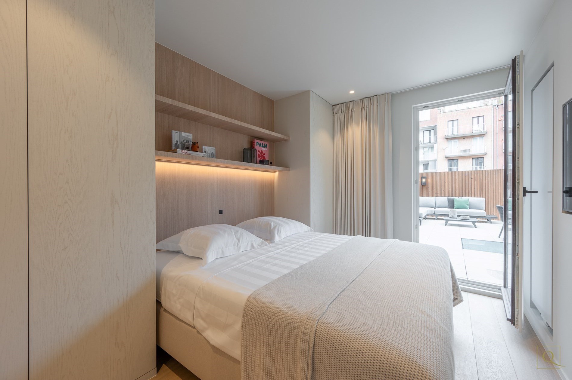 Prachtige gerenoveerd 3-kamer appartement centraal gelegen te Van Bunnenlaan met ruim terras.  foto 26
