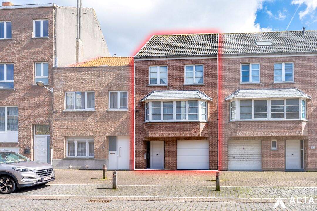 Recente Bel-étage met drie slaapkamers en garage nabij centrum van Oostende foto 1