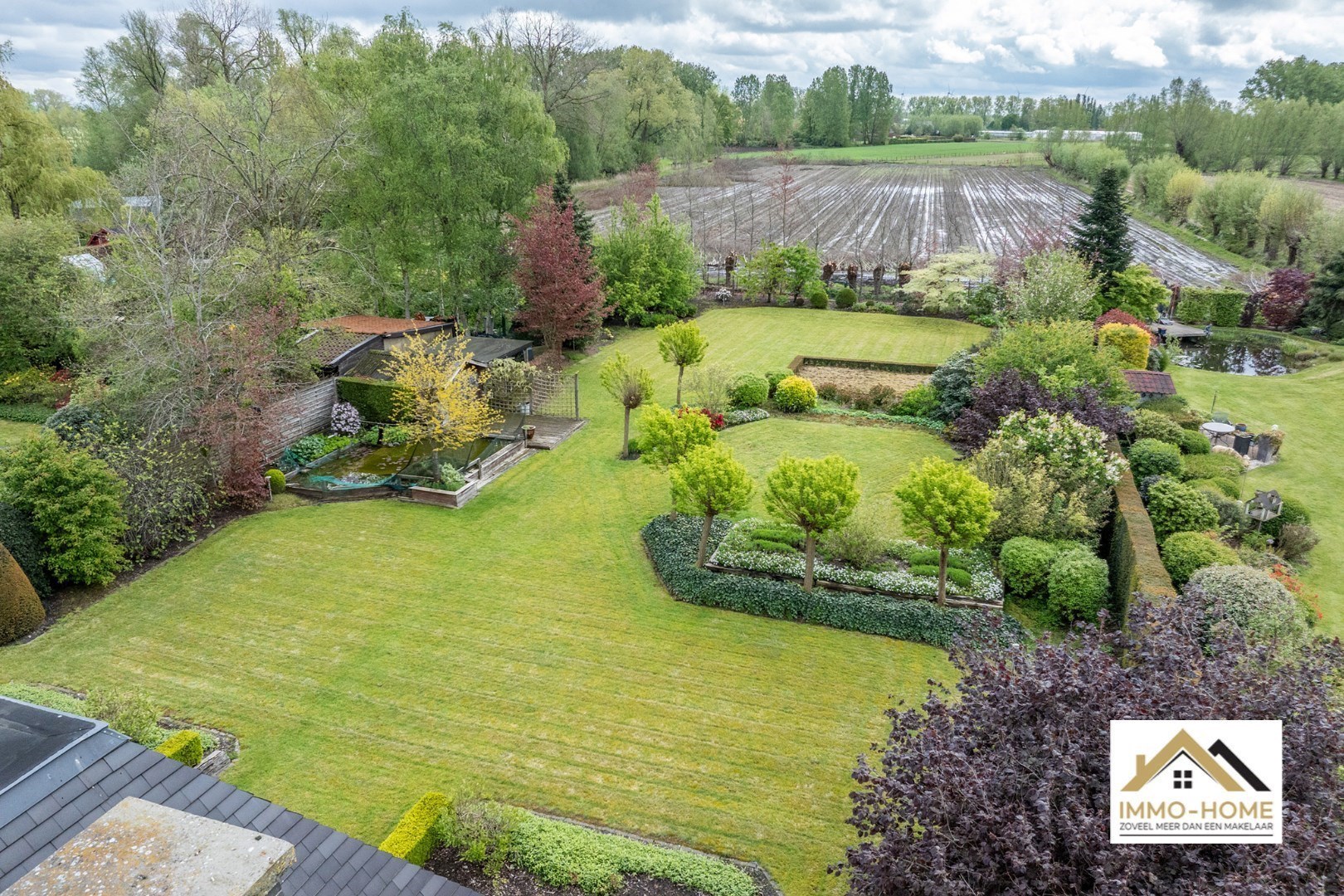 Riante Villa met perfect aangelegde tuin!!  foto 2