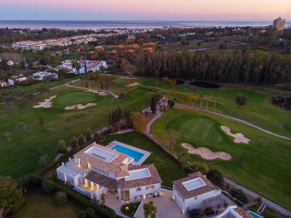 Prachtige luxe aan de golf: unieke villa aan exclusieve Aloha golfresort foto 30