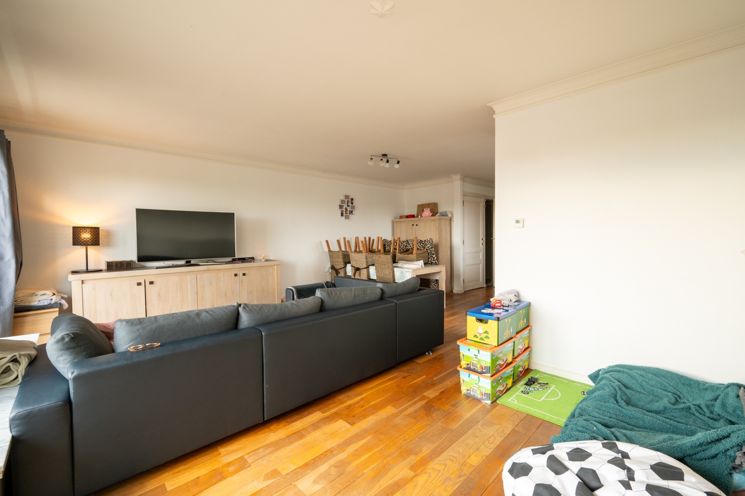 2 slaapkamer appartement met staanplaats - Nieuwdreef 97 te Merksem - 101 m2 foto 2