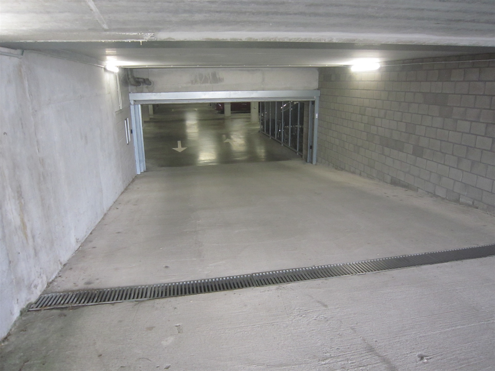 Ondergrondse autostaanplaats en kelderberging foto 9