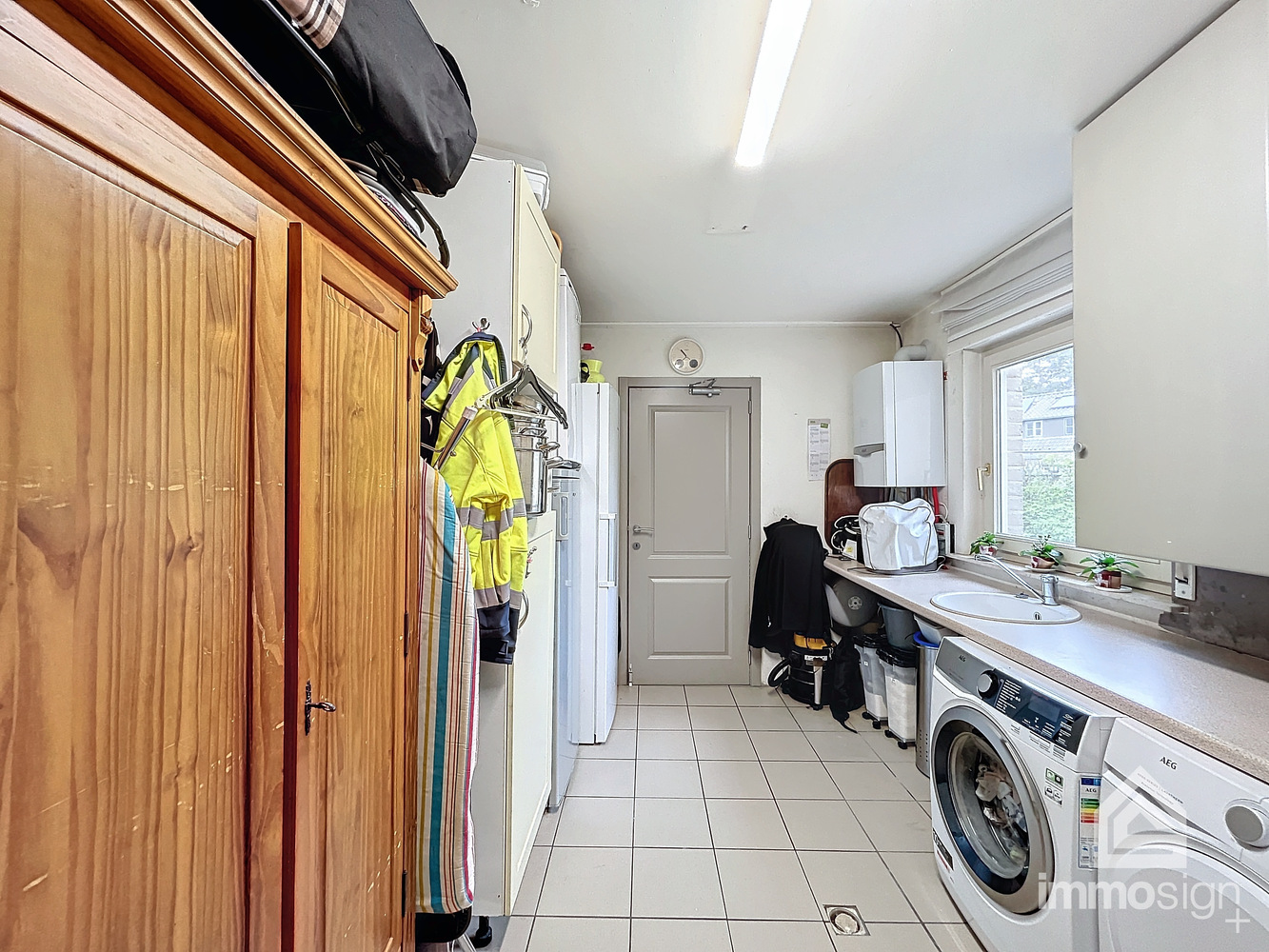 Instapklare gezinswoning met 4 slaapkamers en woonunit op ruim perceel te Bocholt! foto 20