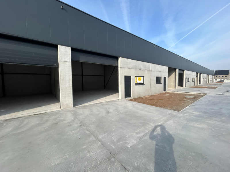 Commercieel gelegen nieuwbouw KMO-unit met grote vitrine - 200 m² foto 7