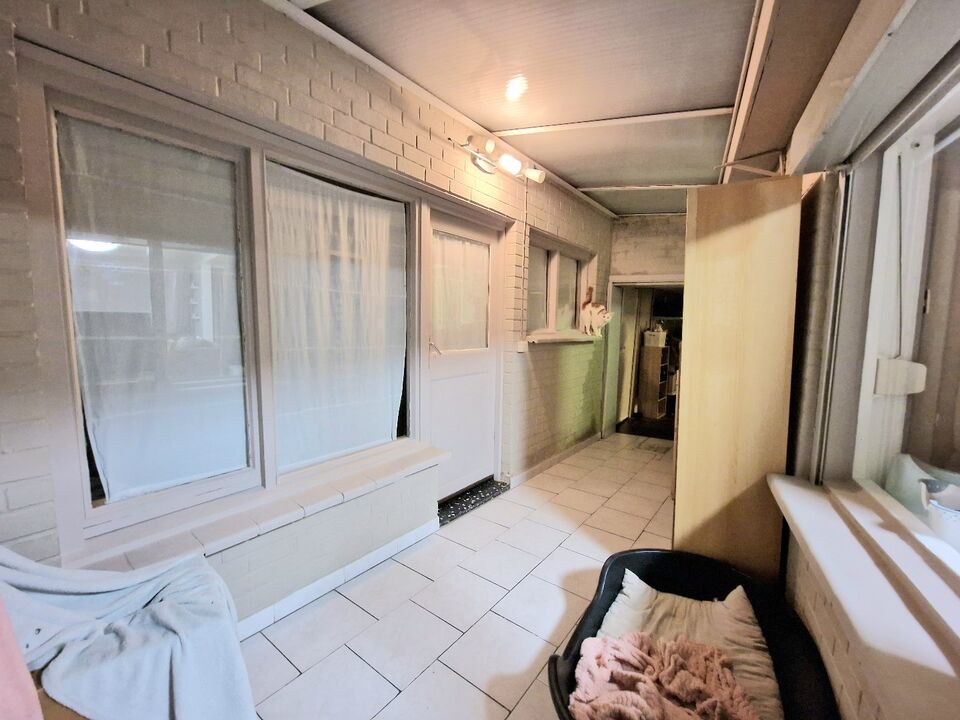 KROMBEKE - Te renoveren halfopen woning voorzien van  slaapkamers en garage. foto 17