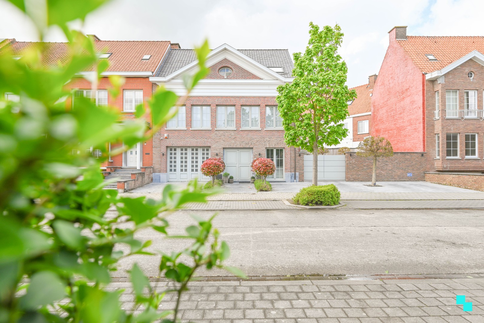 Burgerwoning met 4 slaapkamers in residentiële buurt te Kortrijk foto 1