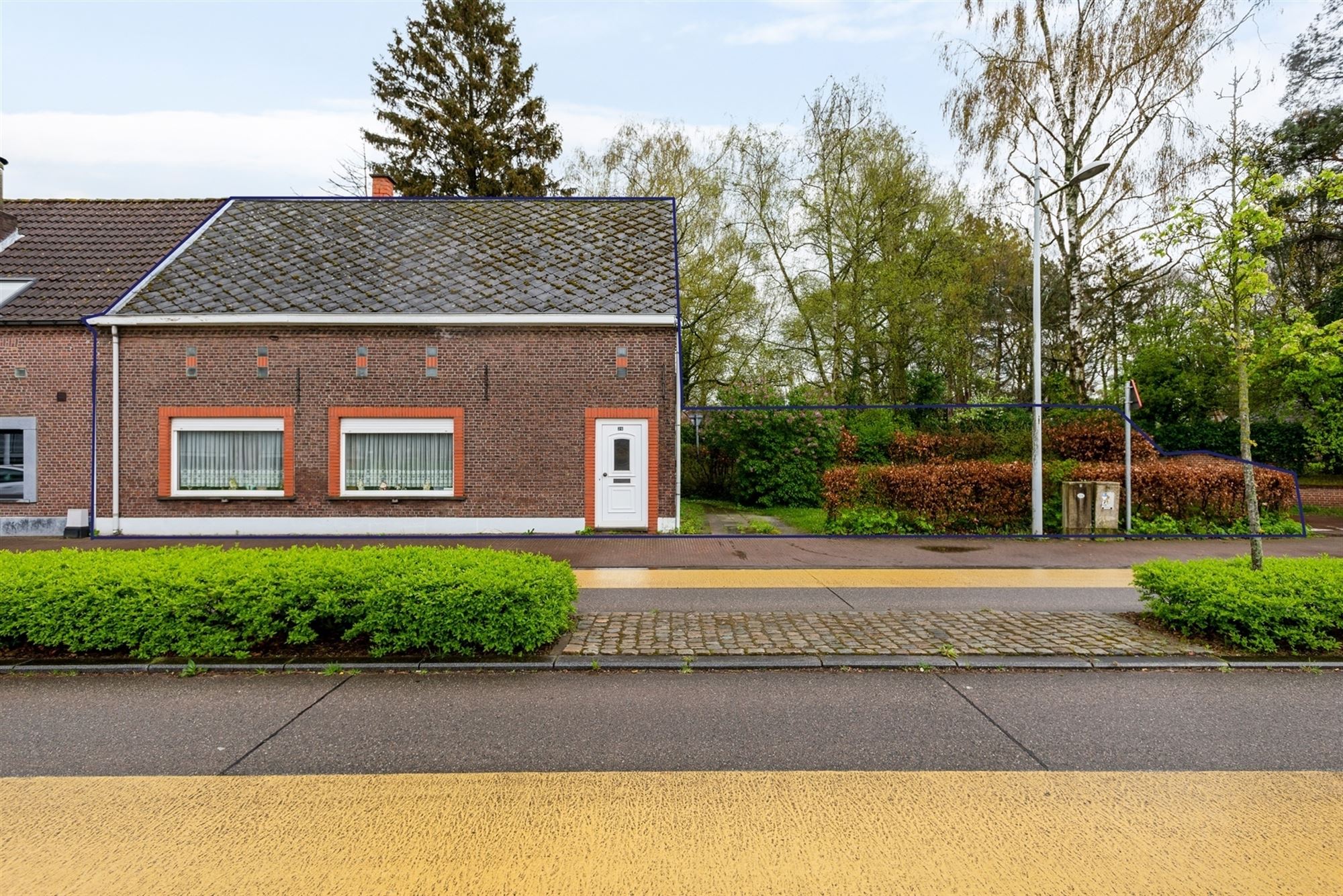 Te renoveren woning in het centrum van Bonheiden. foto 1