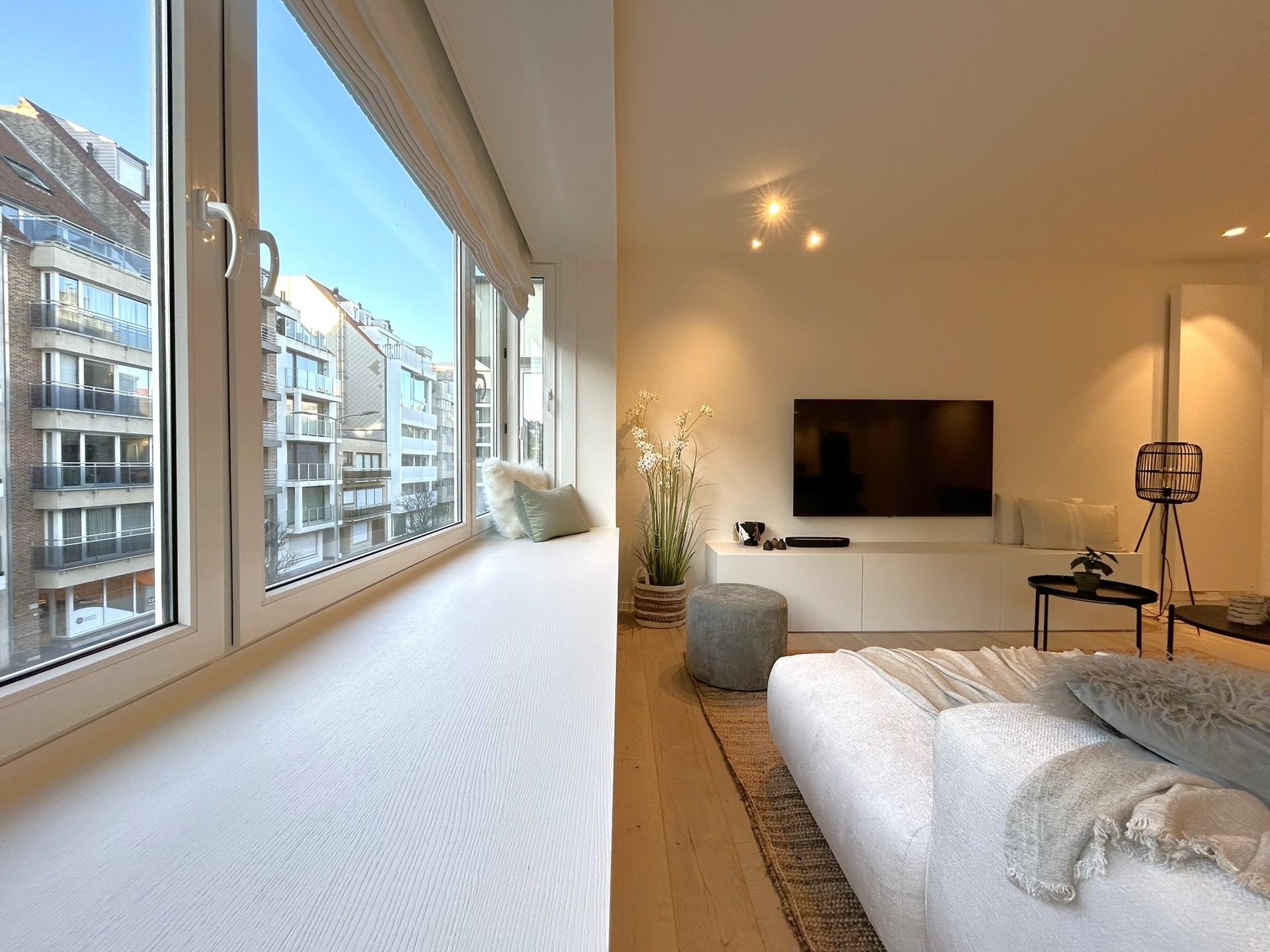 Gerenoveerd appartement met drie slaapkamers te Knokke - centrum foto 1