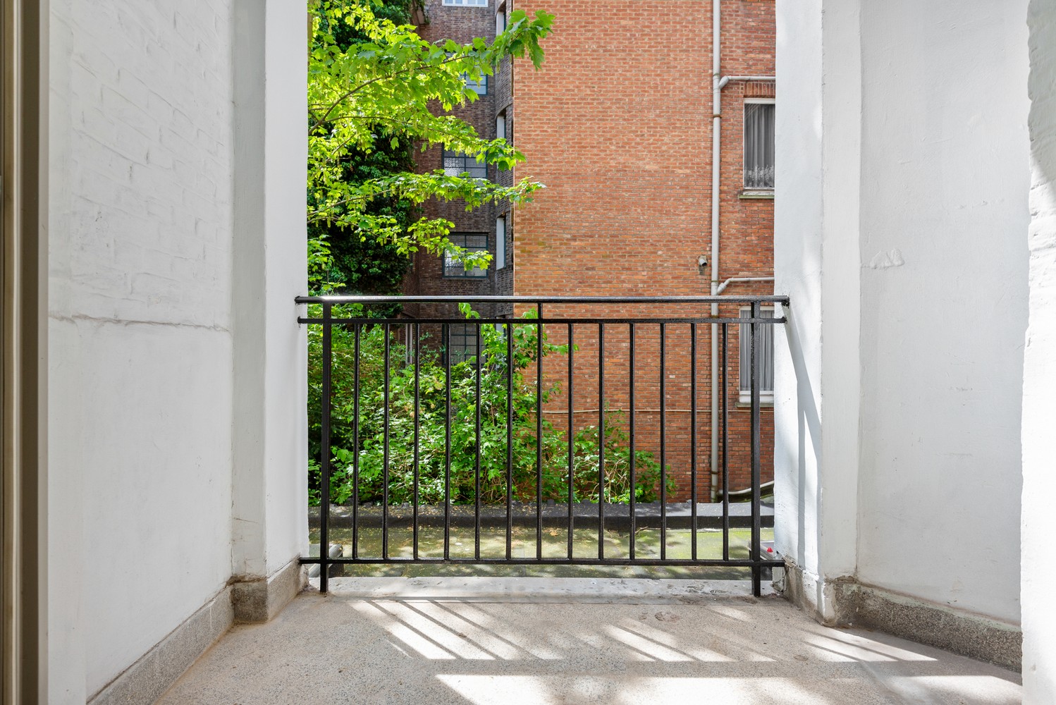 Prachtig gerenoveerd appartement met 2 slaapkamers in rustige straat te koop te Antwerpen foto 15