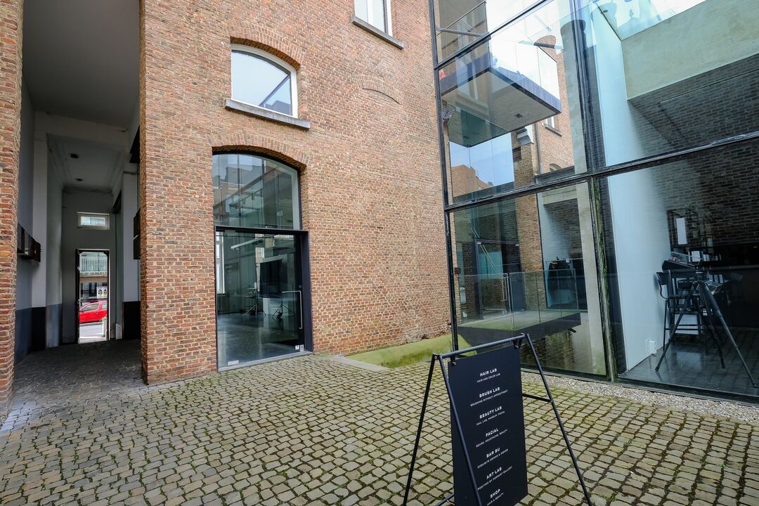 Gedeelde Handelsruimte in historisch gebouw in centrum Hasselt foto 3