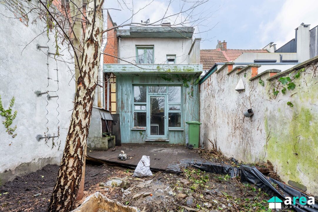 Leuke starterswoning met 2 slaapkamers en gezellige koer! foto 9