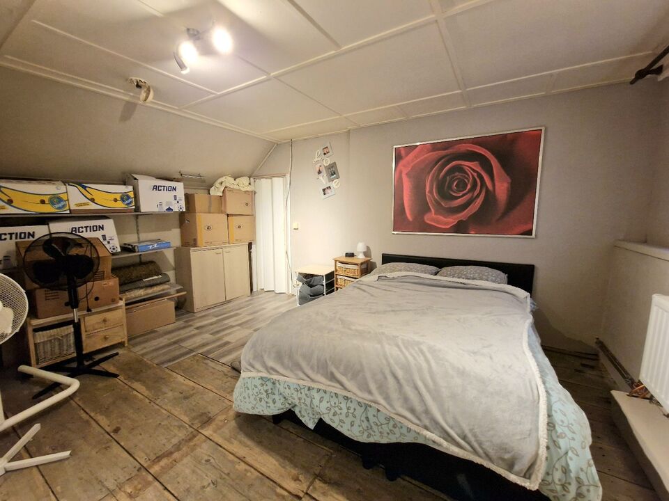 KROMBEKE - Te renoveren halfopen woning voorzien van  slaapkamers en garage. foto 11