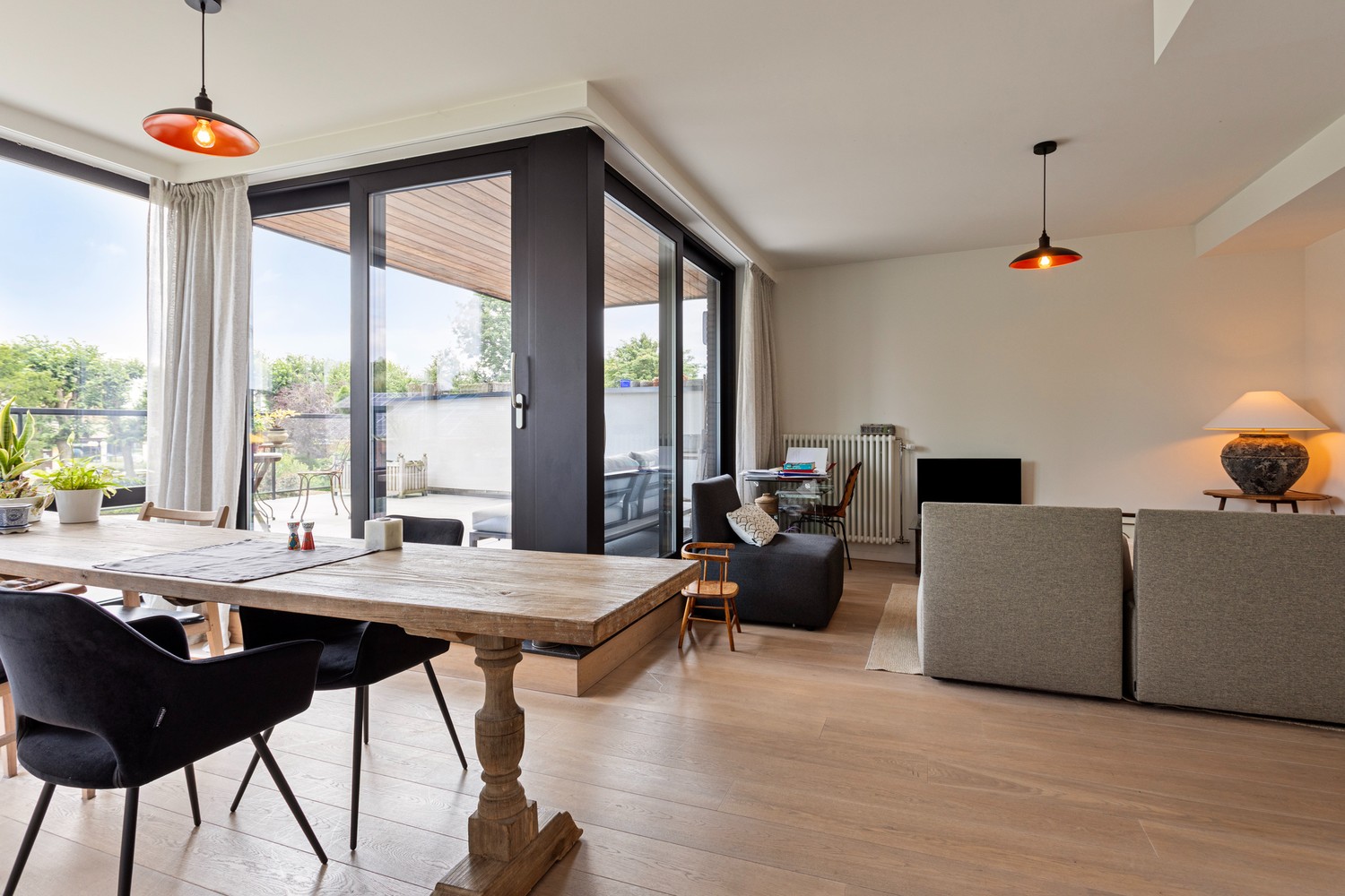 Prachtig appartement op toplocatie in het centrum, het mooiste terras van Sint-Truiden! foto 15