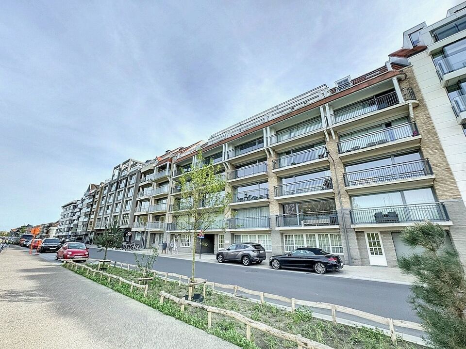 Lichtrijk appartement met weids uitzicht en mogelijkheid tot aankoop privéparkeerplaats aan de Knokkestraat foto 21