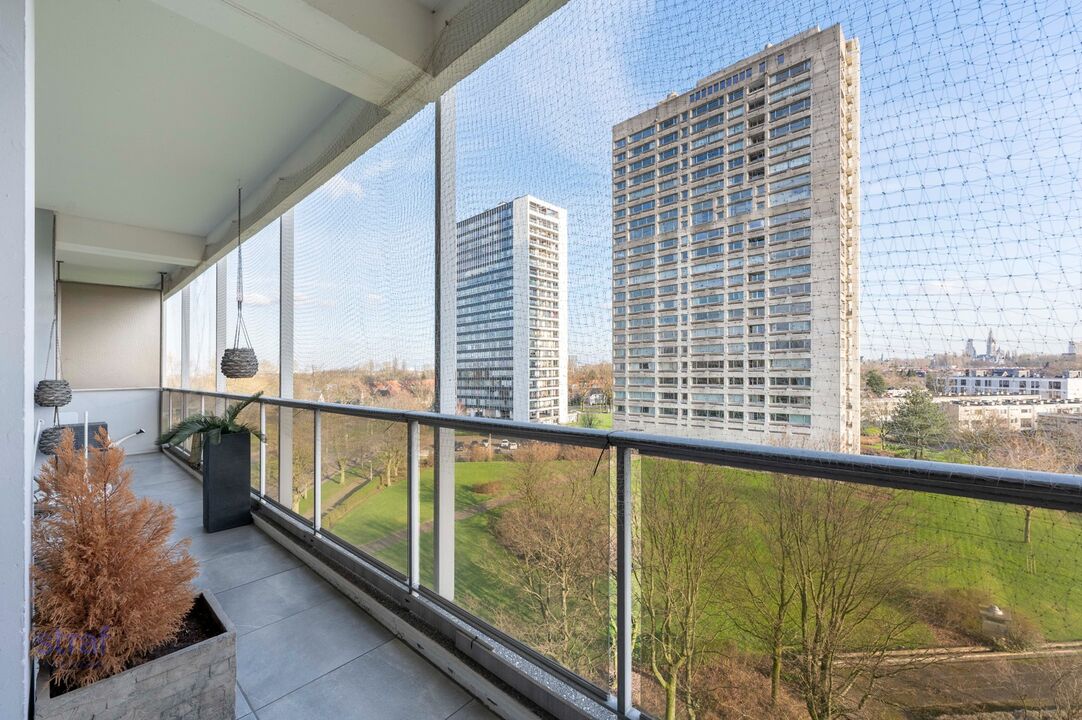 Groot 3 slaapkamer appartement met zicht over Antwerpen in de Habitim Tower foto 12