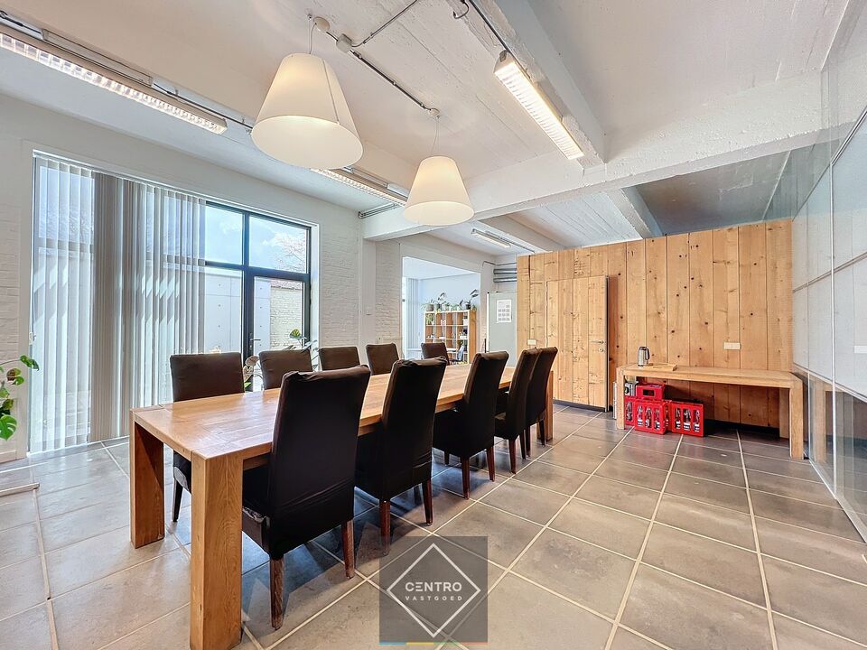 BEMEUBELDE trendy, lichtrijke kantoorruimte  te huur in centrum Roeselare ! foto 18