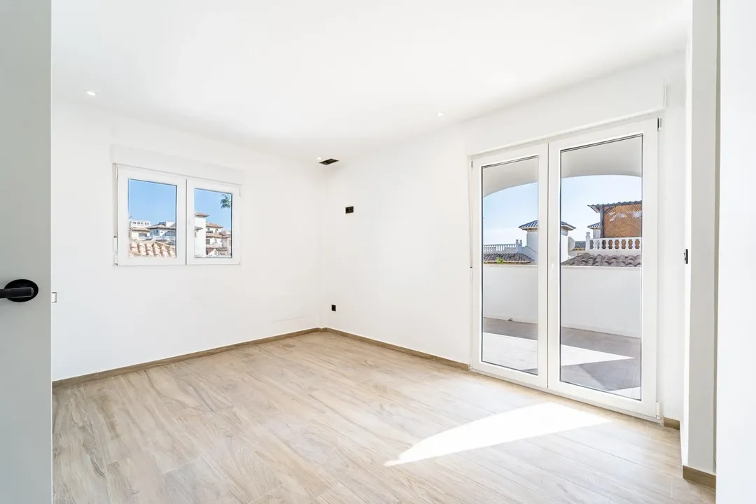 Moderne nieuwbouw villa op wandelafstand van het strand in La Zenia foto 22