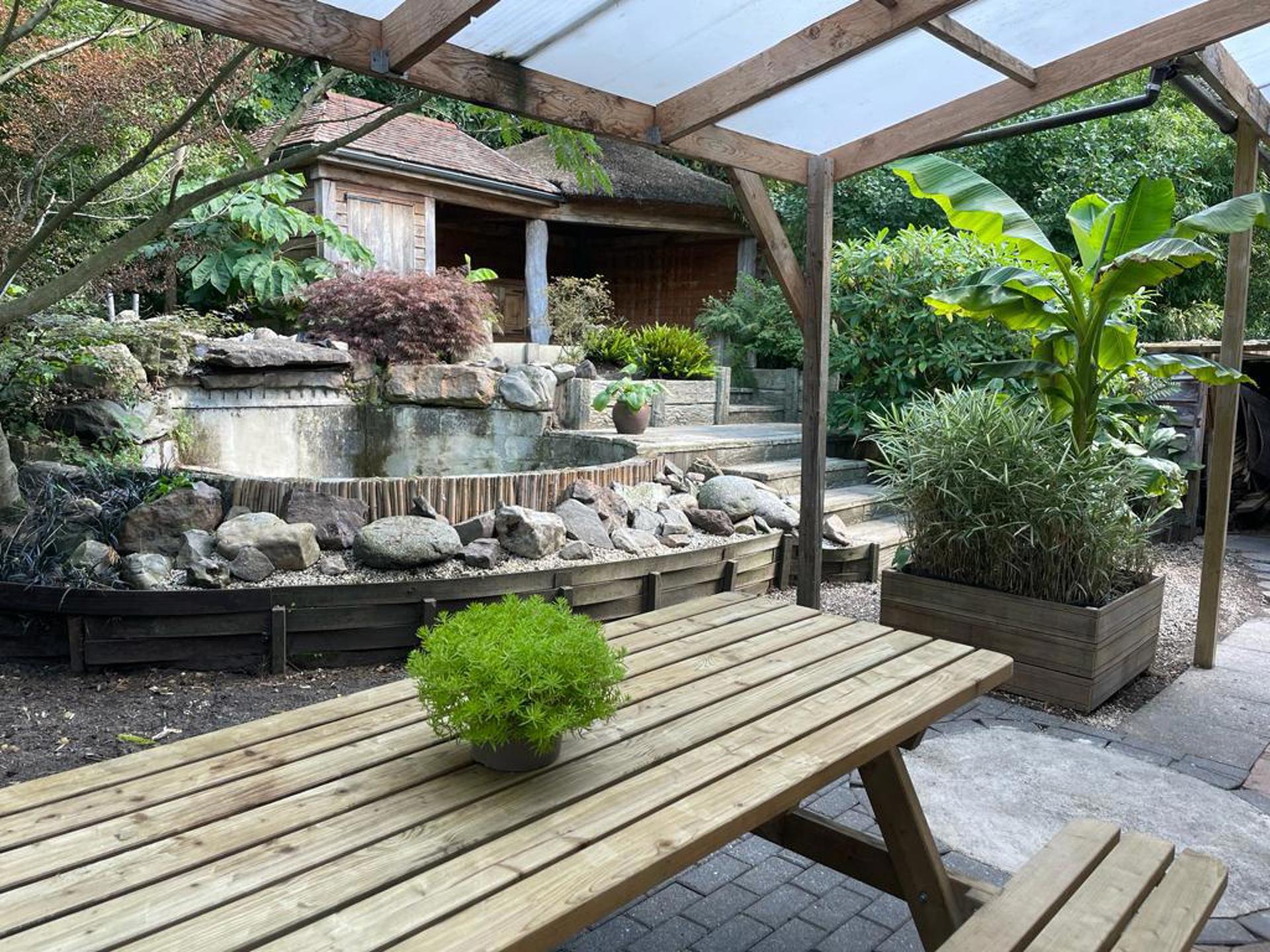 Te renoveren Woning met Exotische Tuin en Vele Mogelijkheden foto 19