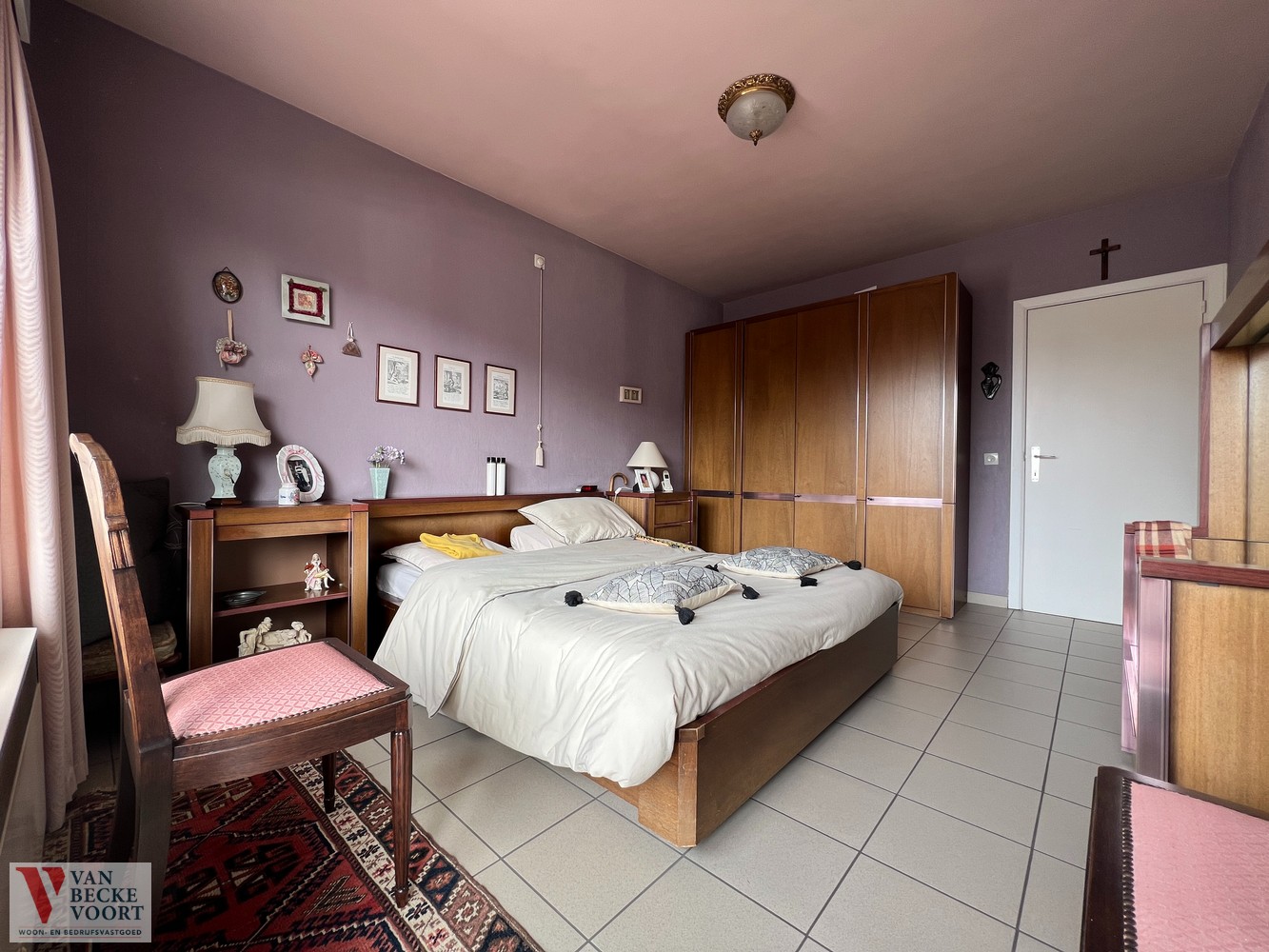 Tweeslaapkamer appartement met zicht op Sint-Janskerk en pleintjes foto 13