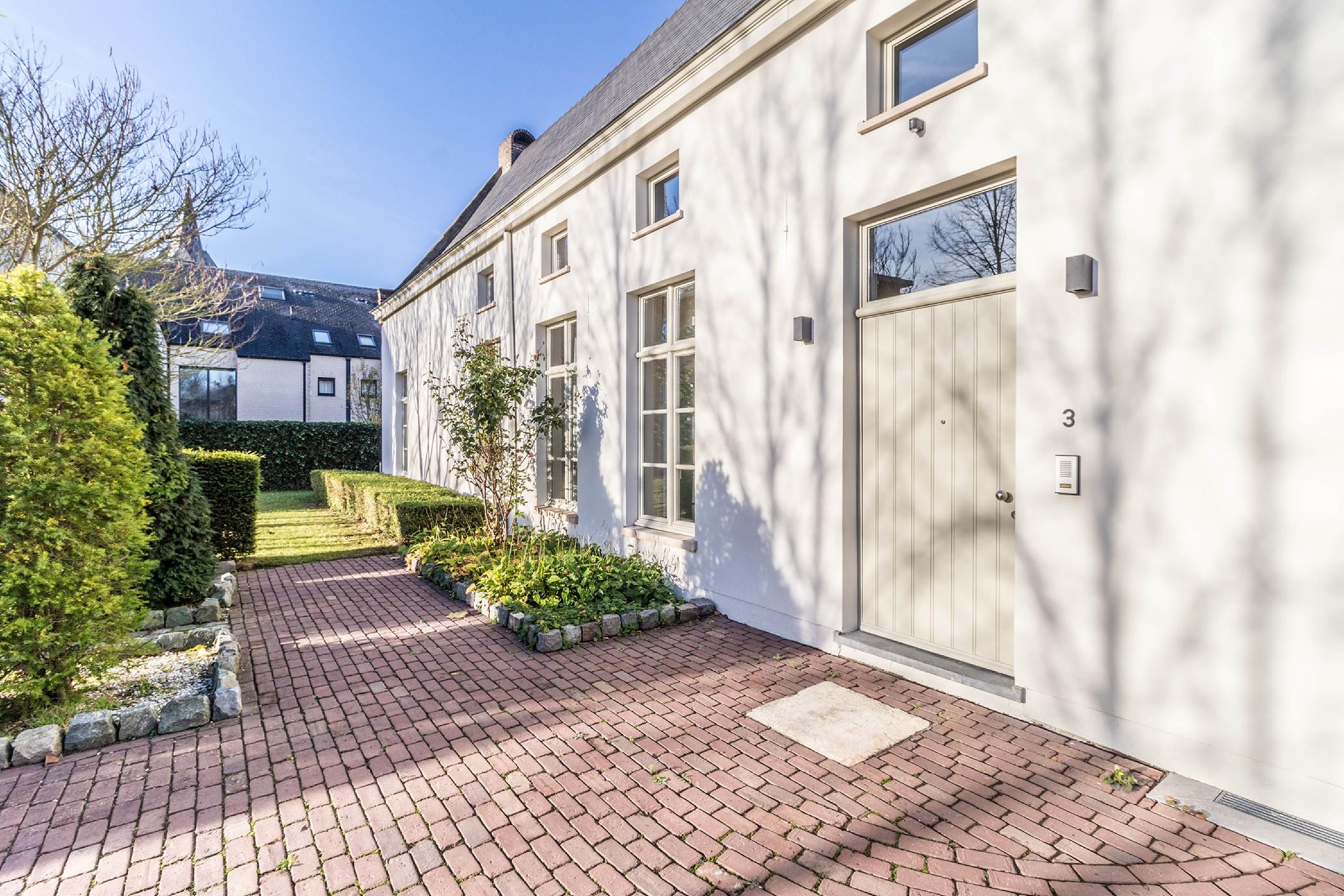 Prachtige, volledig gerenoveerde 3-gevel villa  foto 32