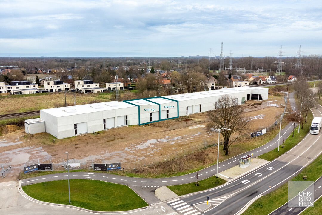 Nieuwe KMO-unit van 210m² op bedrijventerrein "DORLIX", ten oosten van Hasselt!  foto 1