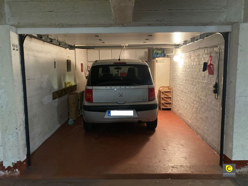 Ruime garagebox met automatisch poort te Fruithoflaan! foto 3