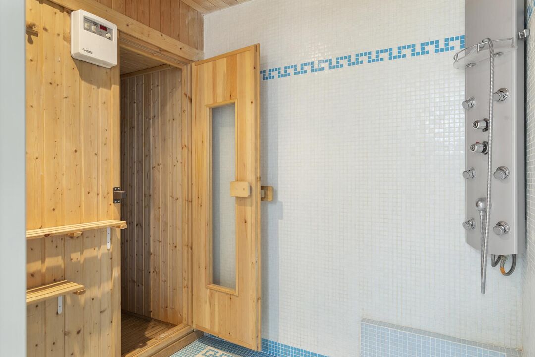 Instapklaar appartement met sauna in centrum Wetteren foto 10