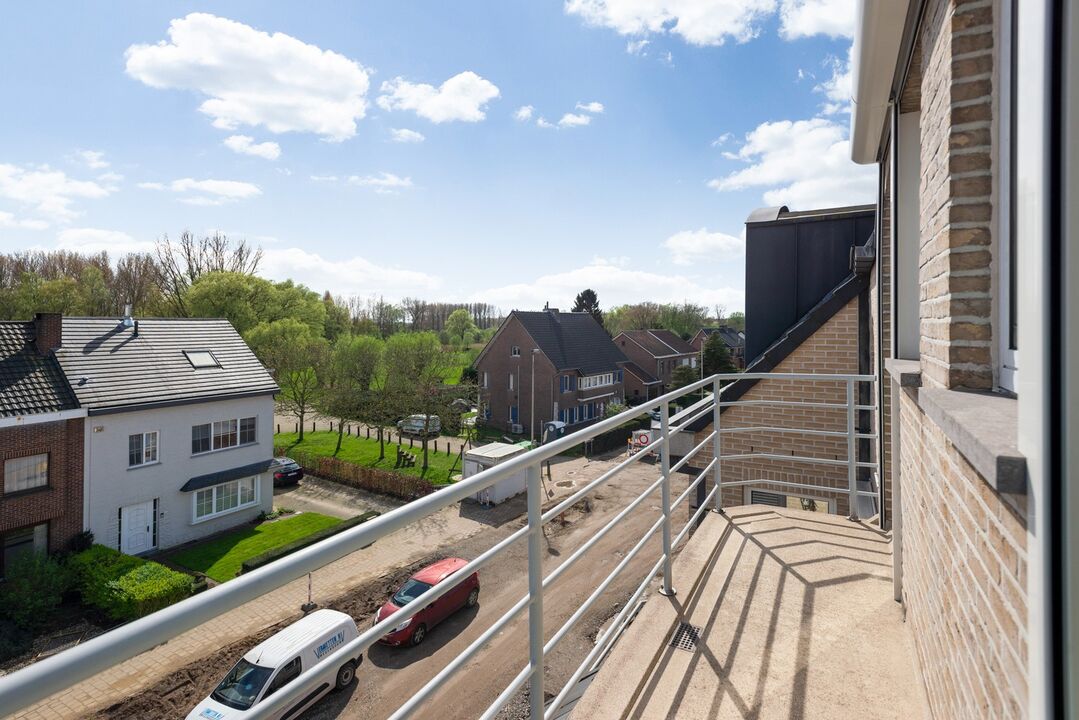Prachtig dakappartement met twee slaapkamers en groot terras in Wijnegem! foto 7