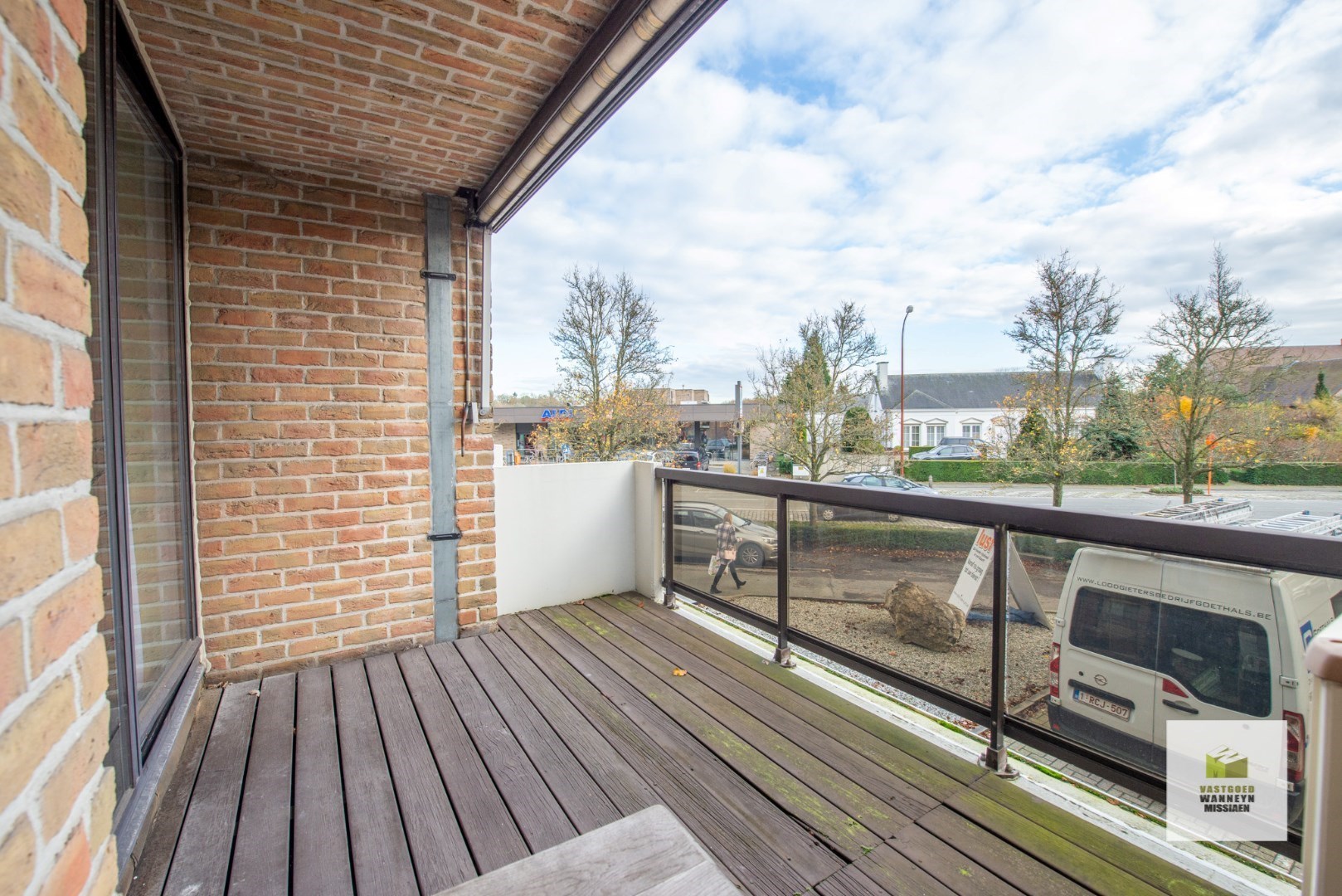 Instapklaar appartement (115m2) met 3 slpk, 3 terrassen en garagebox op ideale ligging te Aalter foto 13