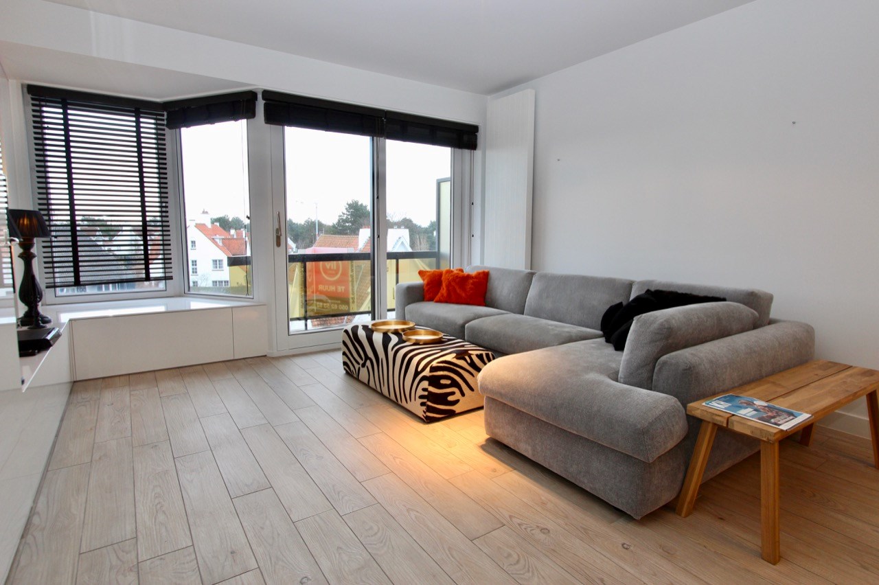 Gemeubeld - Gezellig 2 slaapkamer appartement met open zicht gelegen in de Piers de Raveschootlaan te Knokke. foto 5