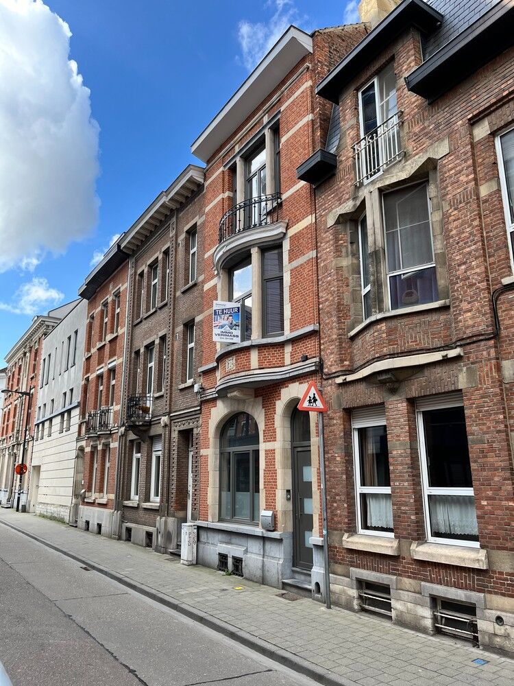 Gerenoveerd duplex appartement met tuin in centrum Leuven te huur foto 31