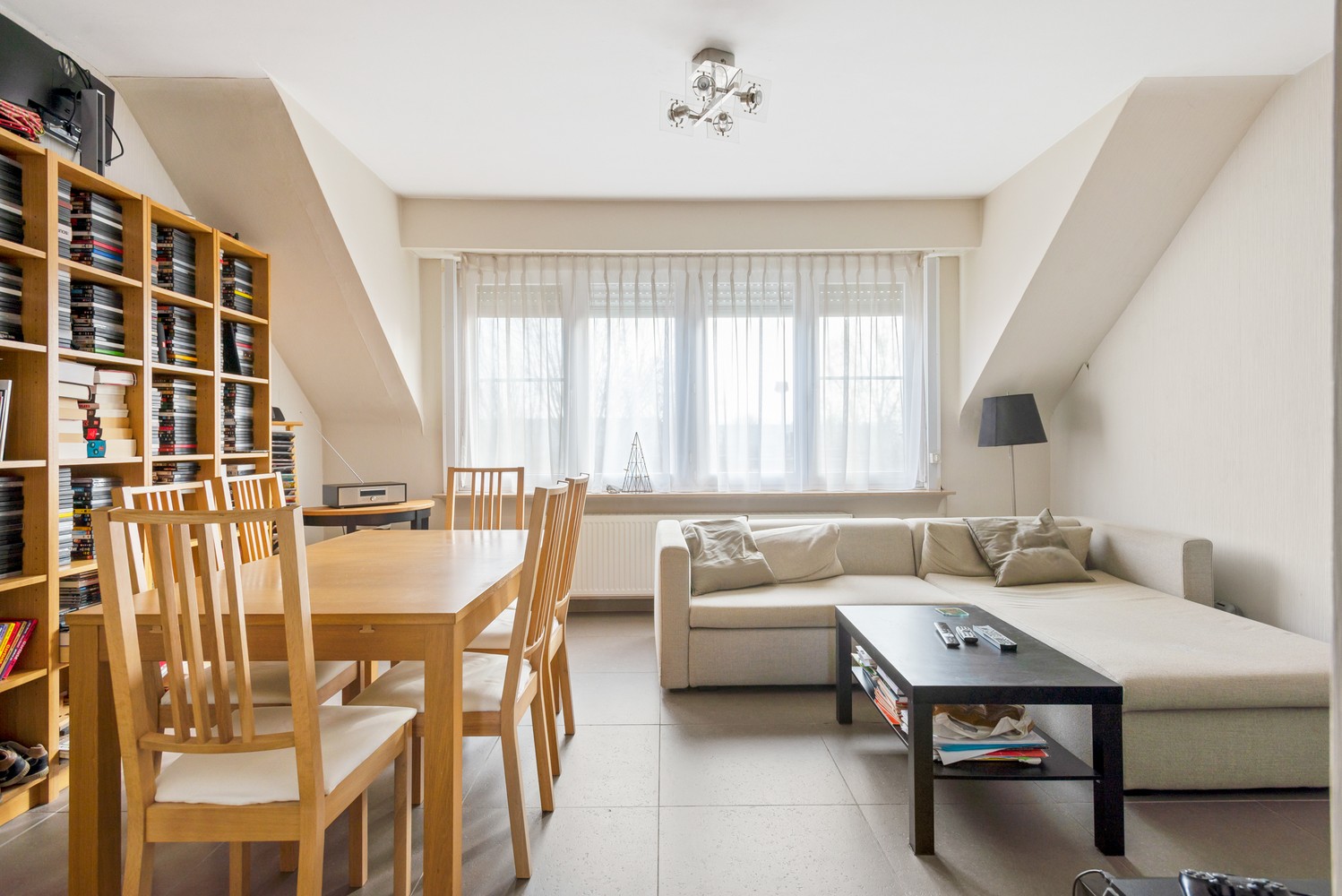 Lichtrijk éénslaapkamerappartement te koop! foto 5